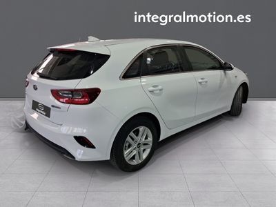 kia-ceed-1-0-mhev-88kw-120cv-drive-dct-4 Thumbnail