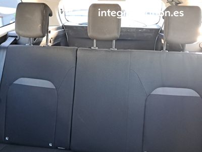 dacia-duster-essential-blue-dci-85kw-115cv-4x4-19 Thumbnail
