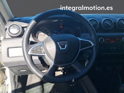 dacia-duster-essential-blue-dci-85kw-115cv-4x4-10 Thumbnail