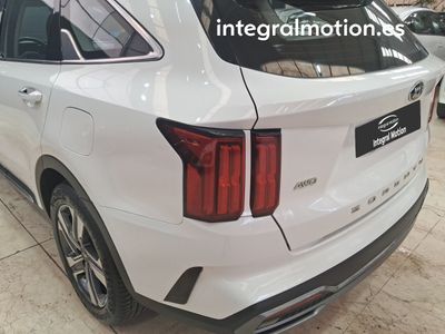 kia-sorento-1-6-t-gdi-phev-drive-4x4-7pl-27 Thumbnail