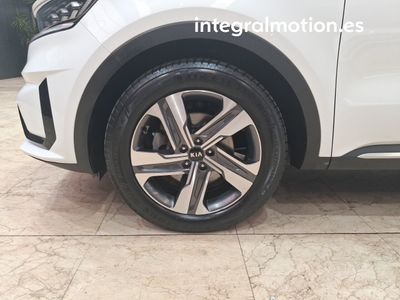 kia-sorento-1-6-t-gdi-phev-drive-4x4-7pl-28 Thumbnail