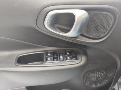 fiat-500l-1-6-16v-multijet-ii-120cv-s-s-lounge-31 Thumbnail