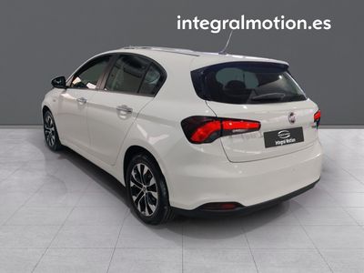 fiat-tipo-1-4-t-jet-88kw-120cv-mirror-3 Thumbnail