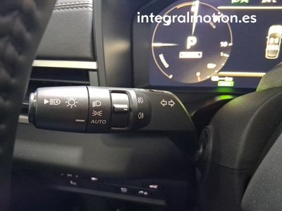 mitsubishi-outlander-phev-kaiteki-4wd-13 Thumbnail
