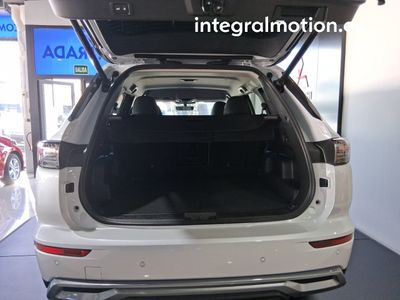 mitsubishi-outlander-phev-kaiteki-4wd-29 Thumbnail