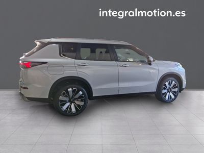 mitsubishi-outlander-phev-kaiteki-4wd-25 Thumbnail