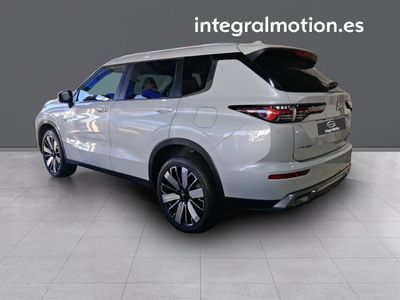 mitsubishi-outlander-phev-kaiteki-4wd-3 Thumbnail