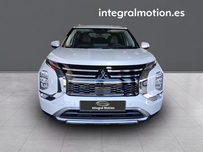 mitsubishi-outlander-phev-kaiteki-4wd-1 Thumbnail