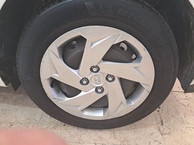 hyundai-i20-1-0-tgdi-74kw-100cv-48v-essence-24 Thumbnail