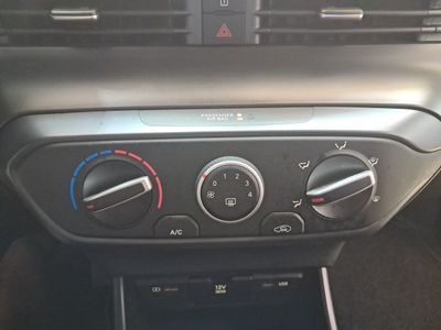hyundai-i20-1-0-tgdi-74kw-100cv-48v-essence-11 Thumbnail