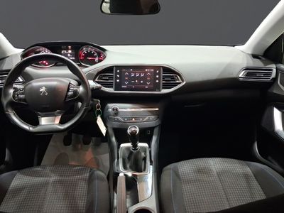 peugeot-308-5p-active-pack-bluehdi-130-s-s-man-6 Thumbnail