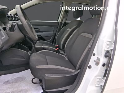 dacia-duster-comfort-blue-dci-85kw-115cv-4x4-5 Thumbnail