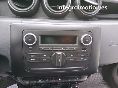dacia-duster-comfort-blue-dci-85kw-115cv-4x4-14 Thumbnail
