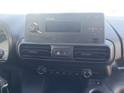 citro-n-berlingo-talla-m-bluehdi-55kw-control-furg-n-derivado-de-turismo-10 Thumbnail