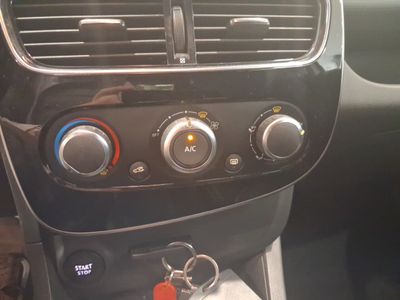 renault-clio-life-dci-55kw-75cv-18-16 Thumbnail