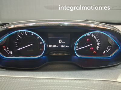 peugeot-2008-allure-1-2-81kw-110cv-s-s-7 Thumbnail