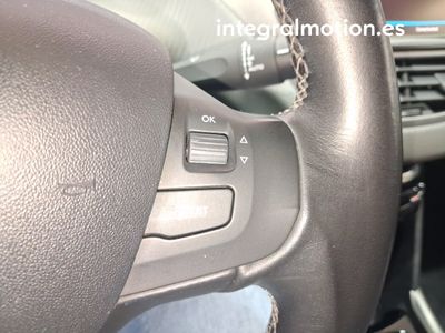 peugeot-2008-allure-1-2-81kw-110cv-s-s-12 Thumbnail