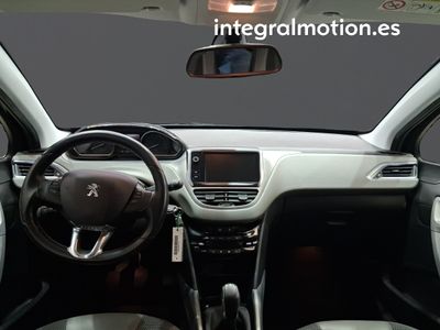 peugeot-2008-allure-1-2-81kw-110cv-s-s-6 Thumbnail