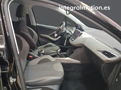 peugeot-2008-allure-1-2-81kw-110cv-s-s-8 Thumbnail