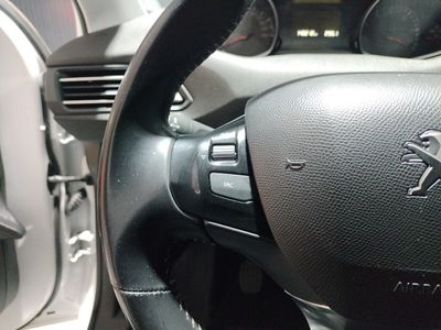 peugeot-308-sw-style-bluehdi-130-s-s-6-vel-man-11 Thumbnail