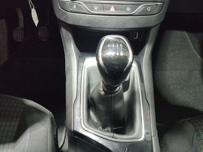 peugeot-308-sw-style-bluehdi-130-s-s-6-vel-man-17 Thumbnail