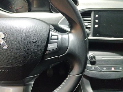 peugeot-308-sw-style-bluehdi-130-s-s-6-vel-man-12 Thumbnail