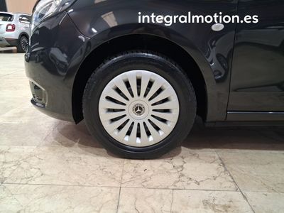 mercedes-vito-116-cdi-tourer-pro-largo-18 Thumbnail