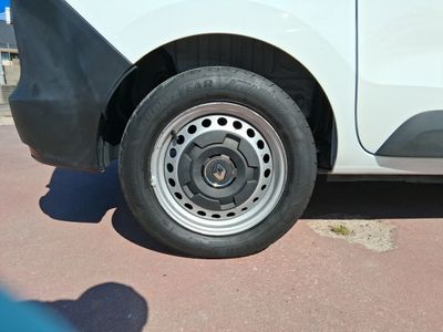 renault-express-confort-1-5-blue-dci-70-kw-95-cv-furg-n-derivado-de-turismo-18 Thumbnail
