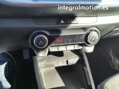 kia-stonic-1-0-t-gdi-74kw-100cv-mhev-drive-dct-16 Thumbnail