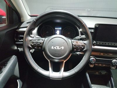 kia-stonic-1-0-t-gdi-74kw-100cv-mhev-mt-drive-10 Thumbnail
