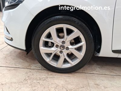 renault-clio-intens-tce-74-kw-100cv-glp-28 Thumbnail