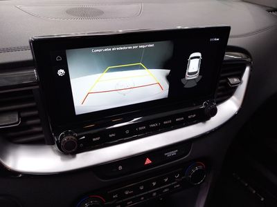 kia-ceed-1-6-mhev-imt-100kw-136cv-drive-15 Thumbnail