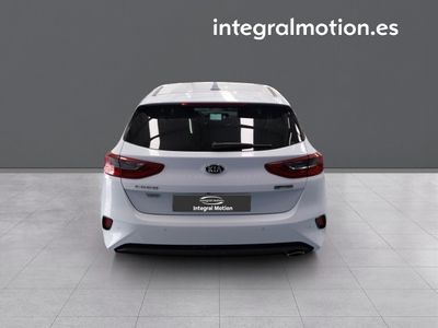 kia-ceed-1-6-mhev-imt-100kw-136cv-drive-24 Thumbnail