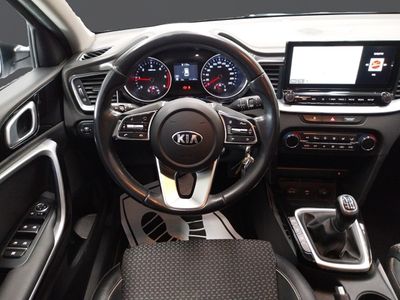 kia-ceed-1-6-mhev-imt-100kw-136cv-drive-10 Thumbnail