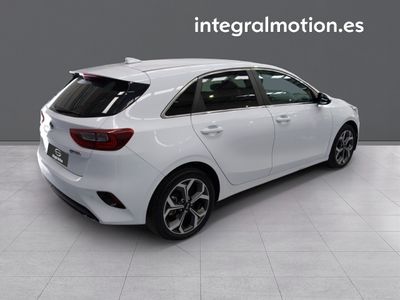 kia-ceed-1-6-mhev-imt-100kw-136cv-drive-4 Thumbnail