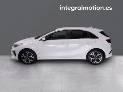 kia-ceed-1-6-mhev-imt-100kw-136cv-drive-23 Thumbnail