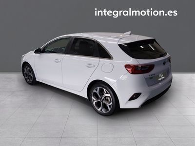 kia-ceed-1-6-mhev-imt-100kw-136cv-drive-3 Thumbnail