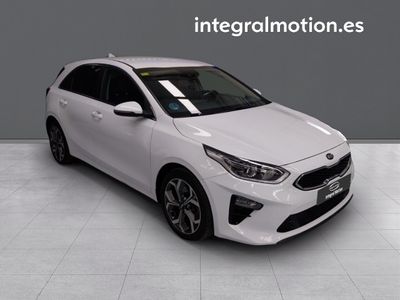 kia-ceed-1-6-mhev-imt-100kw-136cv-drive-2 Thumbnail