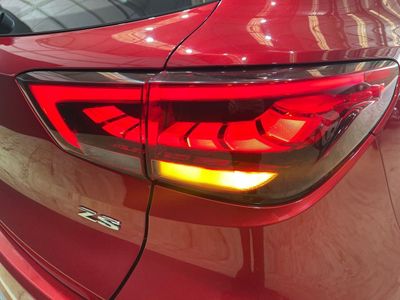 mg-zs-1-5-luxury-26 Thumbnail