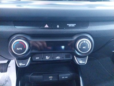 kia-rio-1-0-t-gdi-74kw-100cv-mhev-imt-drive-16 Thumbnail
