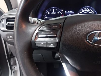 hyundai-i30-1-6-crdi-100kw-136cv-48v-klass-fastback-11 Thumbnail