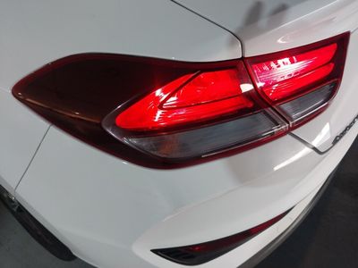 hyundai-i30-1-6-crdi-100kw-136cv-48v-klass-fastback-27 Thumbnail