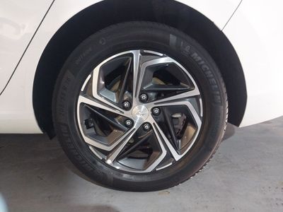 hyundai-i30-1-6-crdi-100kw-136cv-48v-klass-fastback-28 Thumbnail