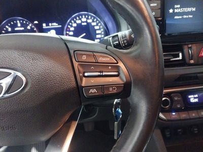 hyundai-i30-1-6-crdi-100kw-136cv-48v-klass-fastback-12 Thumbnail