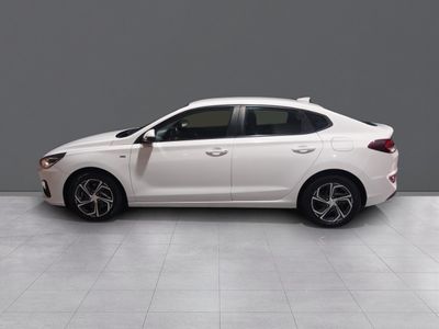 hyundai-i30-1-6-crdi-100kw-136cv-48v-klass-fastback-23 Thumbnail