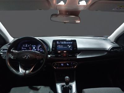 hyundai-i30-1-6-crdi-100kw-136cv-48v-klass-fastback-6 Thumbnail