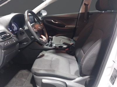 hyundai-i30-1-6-crdi-100kw-136cv-48v-klass-fastback-5 Thumbnail