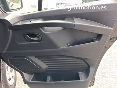 renault-trafic-equilibre-largo-eneb-dci-125kw-edc-26 Thumbnail