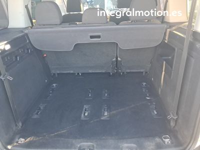volkswagen-caddy-2-0-tdi-combi-102cv-22 Thumbnail