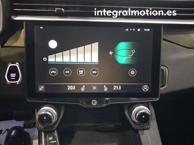 lynk-co-01-1-5-phev-16 Thumbnail